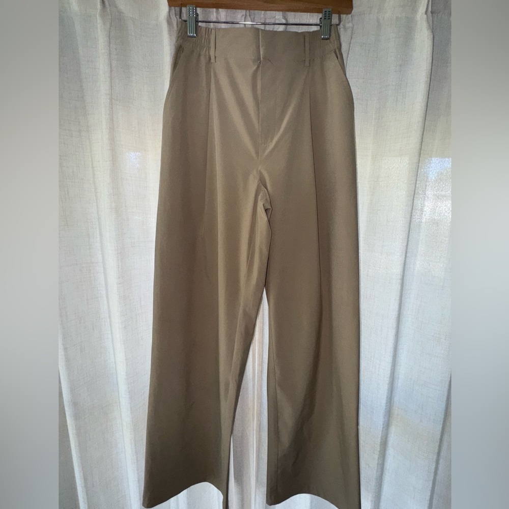ALO Yoga Women’s High Waist Pursuit Trouser